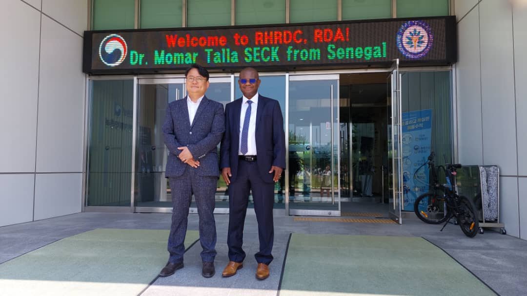 MomarTallaSeck1's tweet photo. I was in #SouthKorea (May 23 to 25, 2022) to respond to the invitation of Dr Taek-Ryoun KWON, General Director of Technical Cooperation of the Rural Development Administration. The goal was to support rice productivity in Senegal and the dissemination of new varieties. https://t.co/D16uqSGNyC