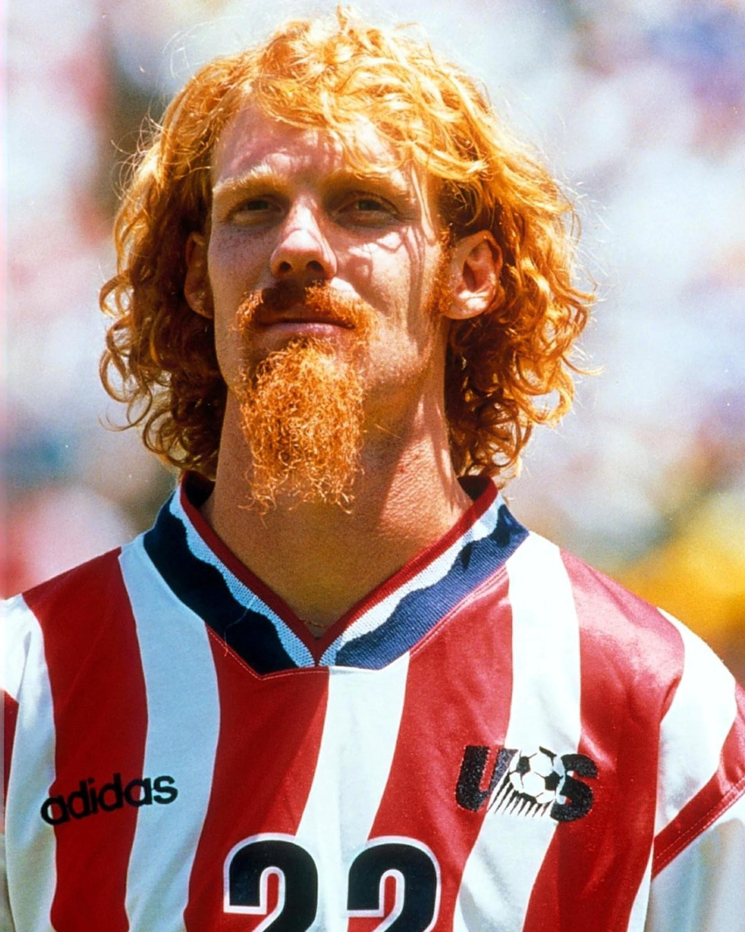 Happy 52nd birthday to the American legendary defender,  Alexi Lalas  