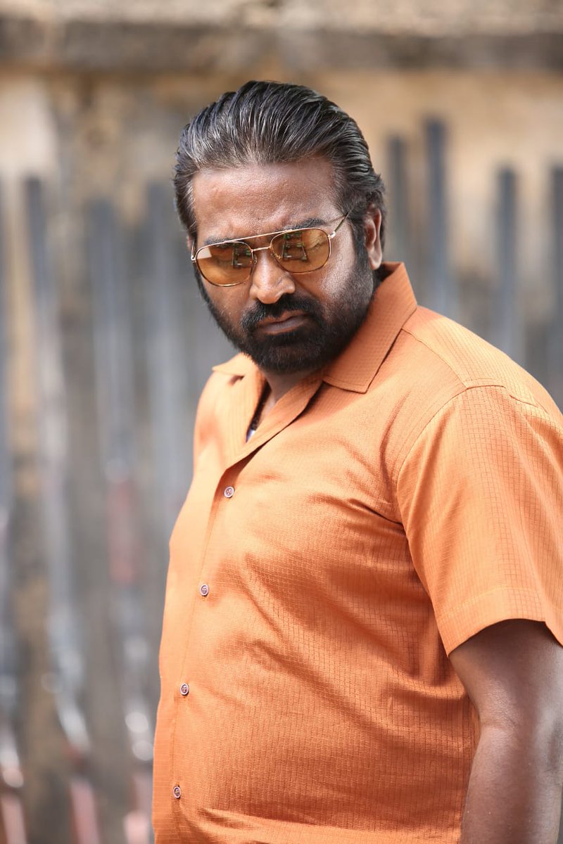 Vsppics's tweet photo. #MakkalSelvan #VijaySethupathi Anna #Vikram in #santhanam Exclusive look🔥 https://t.co/tC0fnkcRNh