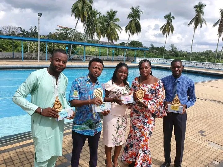 charly_olivier's tweet image. Devant un jury composé des représentants du @minpostel2035 , Du Minddevel de la #Giz les lauréats du programme #Pradec sont pleins de réjouissances. Pour cause, les différentes reconnaissances attribuée dans l&apos;appropriation de la com digitale.
@DigaMathieu 
@alida_eboo