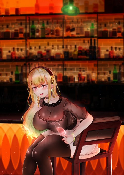 『うちの電音部の部長、学院長の娘だからって態度も表情も高圧的というか偉そうな感じがして苦手…』と思っていたモブ女学生A
ある晩行ったバーで偶然出くわして、マジかと思いつつチラッと見たら目が合って、港白金の生徒だと気づいて微笑んでくれた白金煌にその瞬間惚れたんだよね…
#電音部美術部