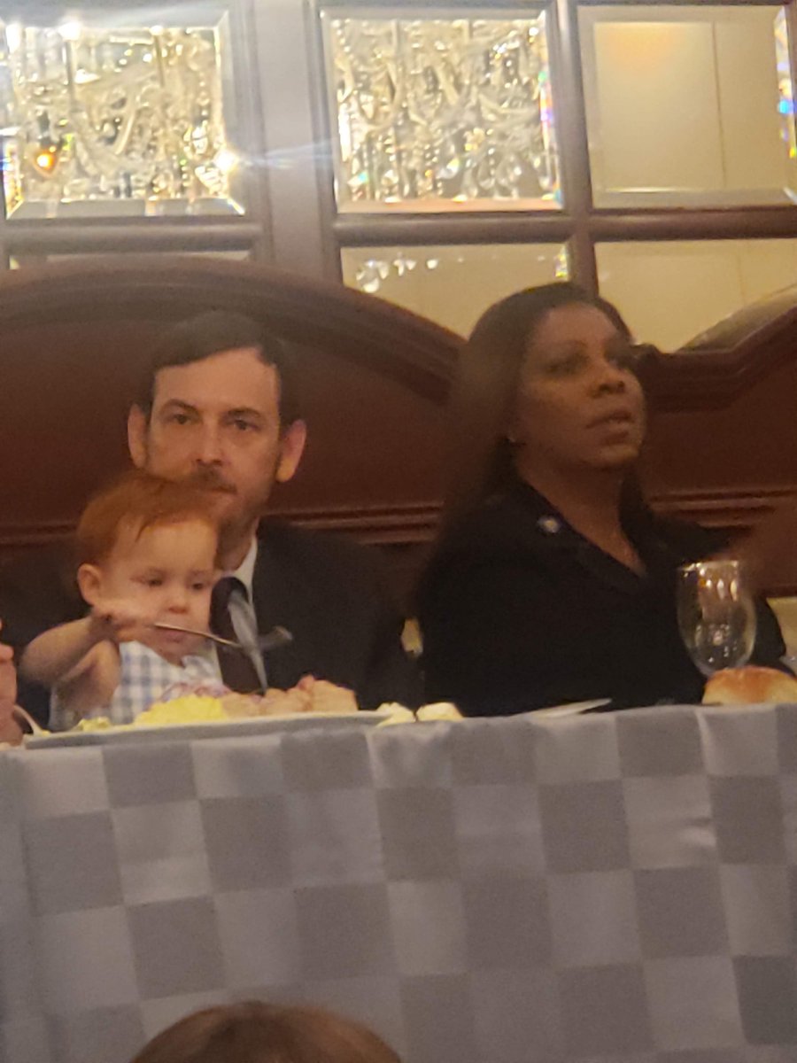 WRapfogel's tweet photo. Sunday brunch for โฆ@asafzamirโฉ Israelโs Consul General & #DaddyFirst
Along with โฆ@TishJamesโฉ @
@CHJCC https://t.co/W5os8g8ofW