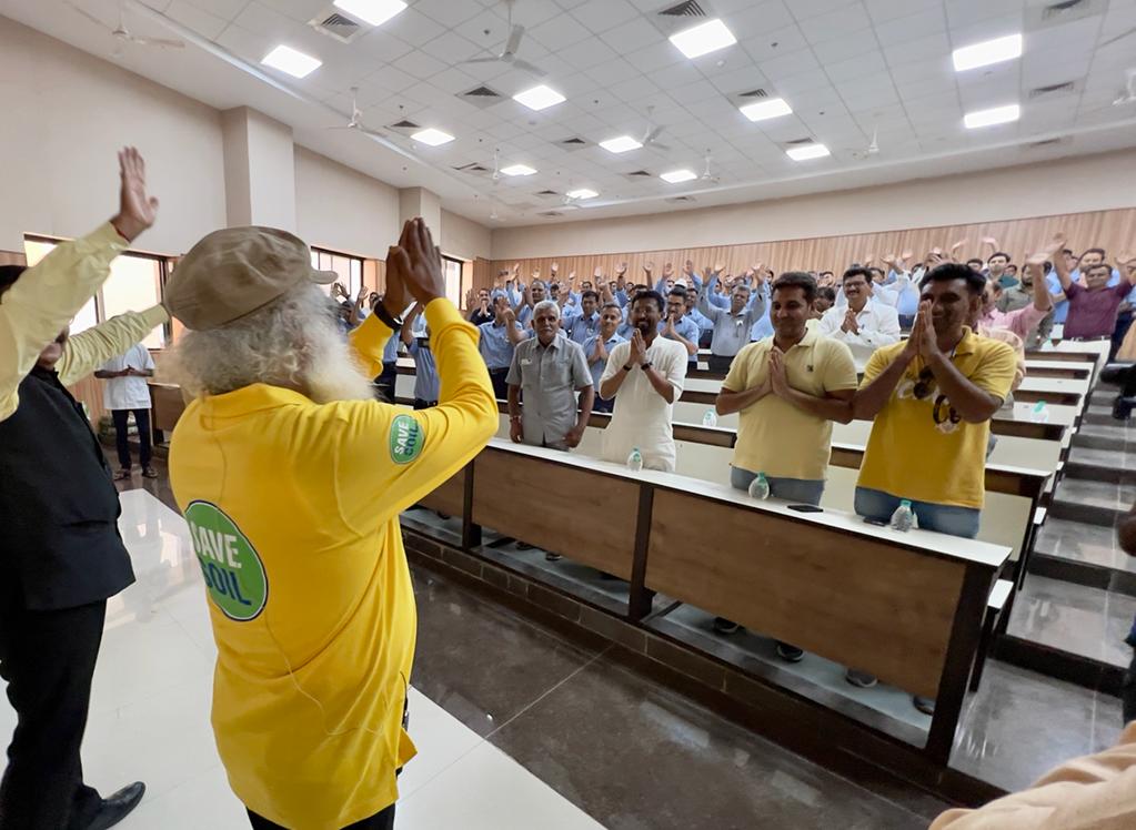 Sadhguru (@sadhgurujv) on Twitter photo Banas is a fantastic example of a people’s movement being an economic success. May the same sustained commitment of the people make #SaveSoil a living reality for the Nation & the world. The need of the hour—let us make it happen. -Sg <a href="/ChaudhryShankar/">Shankar Chaudhary</a> <a href="/bmcri2016/">Banas Medical College</a> <a href="/banasdairy1969/">Banas Dairy</a> Banas is a fantastic example of a people’s movement being an economic success. May the same sustained commitment of the people make #SaveSoil a living reality for the Nation & the world. The need of the hour—let us make it happen. -Sg <a href="/ChaudhryShankar/">Shankar Chaudhary</a> <a href="/bmcri2016/">Banas Medical College</a> <a href="/banasdairy1969/">Banas Dairy</a>