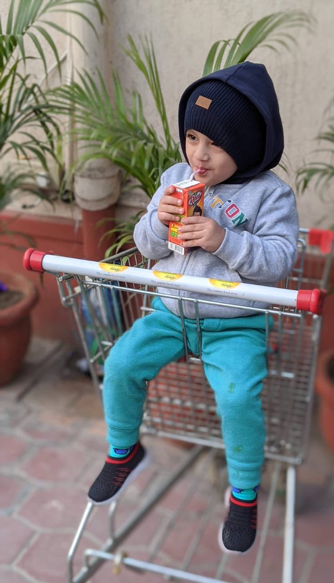 Réal choice of Réal cuties! 😍
We can't stop crushing over Alfaz's adorable picture of enjoying Réal Mixed Fruit that comes packed with fruit nutrition and helps keep your kid hydrated. 😋
If this doesn't make you crave #RealFruitPower right now, we don't know what will! 😎