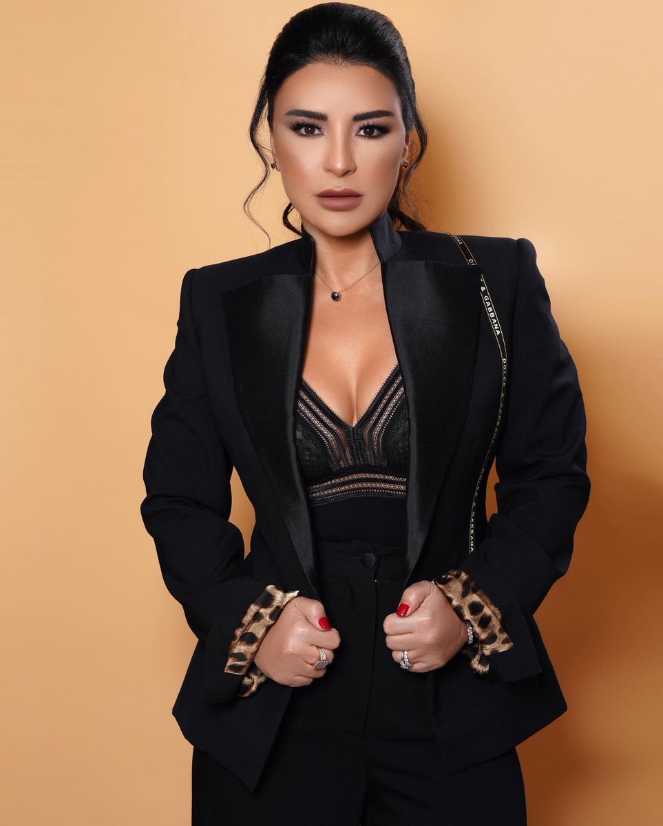 About yesterday ✨🖤

#MaguyBouGhosn #Jordan #Amman 
#ماغي_بو_غصن #الأردن #عمان