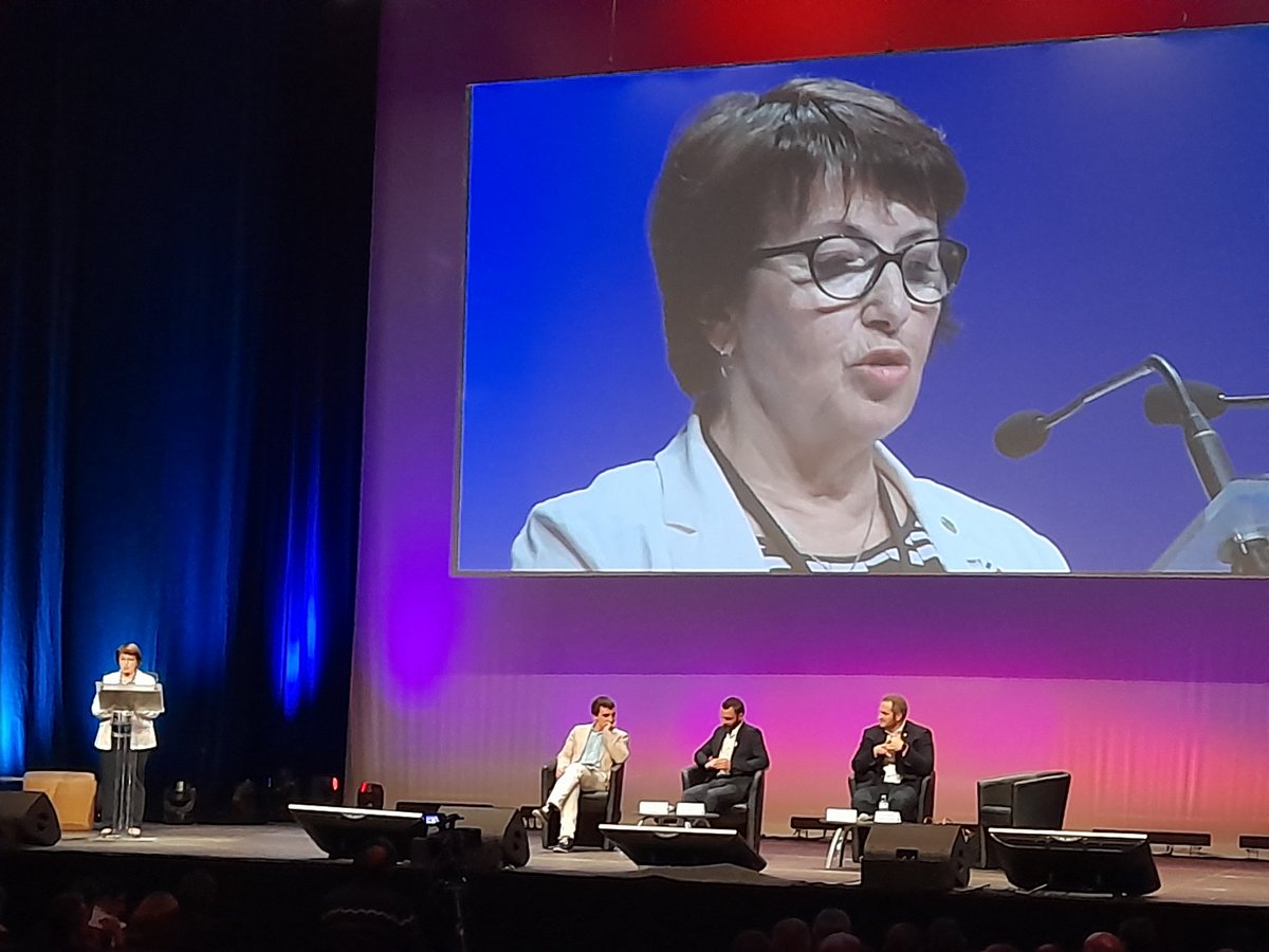 📢 Pour conclure ces 3 jours,@ChLambert_FNSEA à la tribune dans un émouvant discours avec <a href="/JeromeDespey/">Jérôme Despey</a> pour accueillir <a href="/gaillot_arnaud/">GAILLOT Arnaud</a>