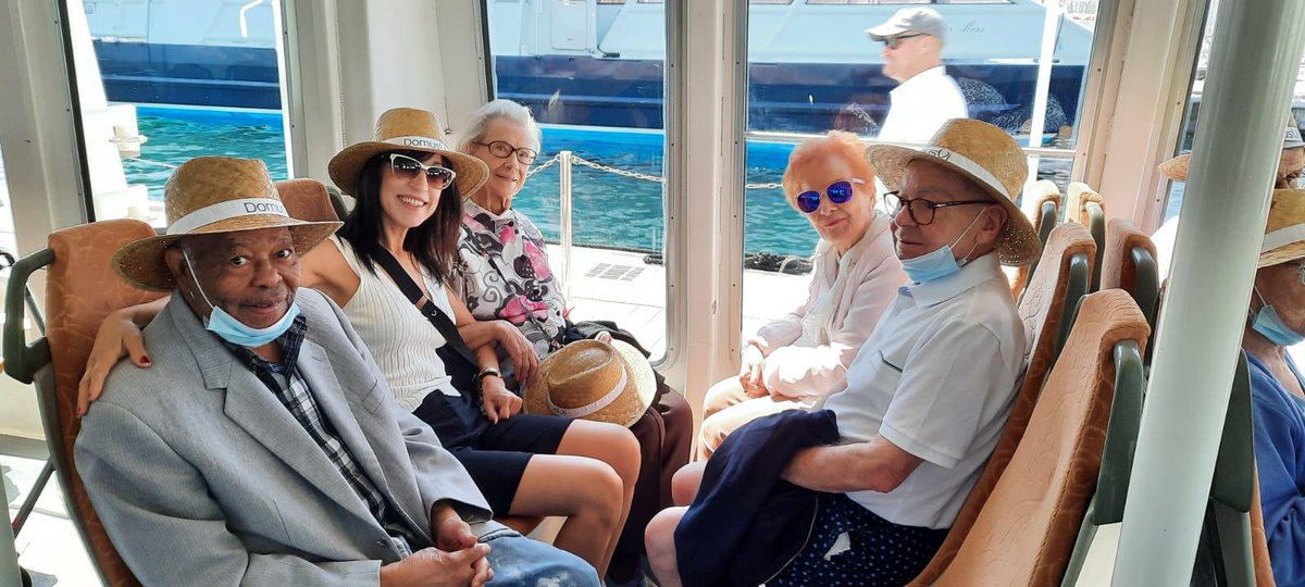 Fournet_Nath's tweet photo. Nos résidents sont en route pour @IleSaintHonorat  @abbevladimir merci de nous recevoir @villecannes @davidlisnard @Groupe_DomusVi pour un moment plein de partage #Ehpad https://t.co/x3Utrm2aTA