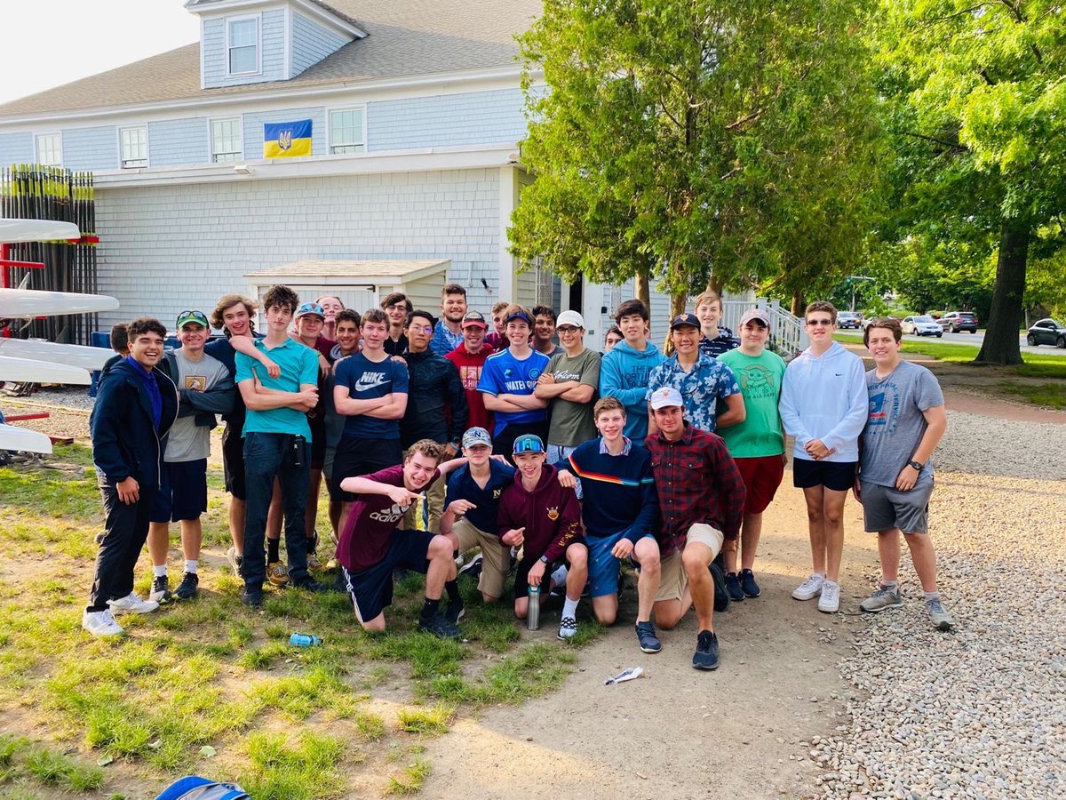 cotter_grace's tweet image. A lovely way to end the 2021-22 @BCHighRowing season on the grounds of our partner boathouse Riverside - alumni, parents, coaches &amp;amp; rowers.  Thank you to the parents &amp;amp; the White’s for hosting the bbq. Men for Others a strong  theme &amp;amp; culture.  Boys in the boat for others!  AMDG