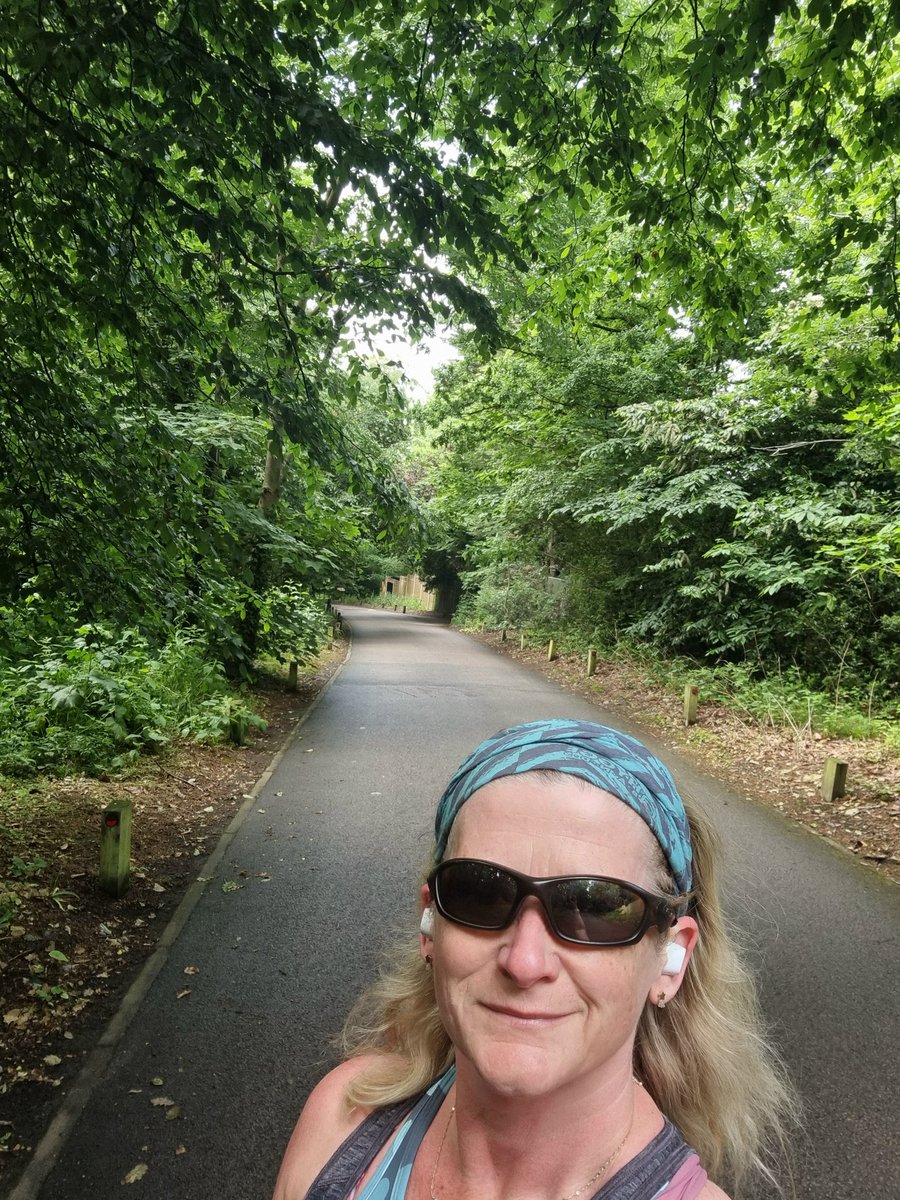 JoJoTrainers's tweet photo. A #GlobalRunningDay run brought to you by fumes and #filthygorgeous on repeat.. https://t.co/1NUfJ8oS0m