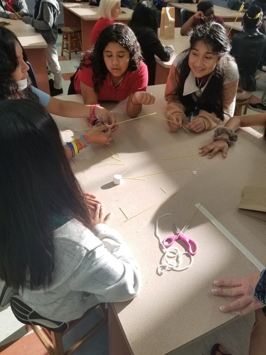 Mrs. Styra tweet media