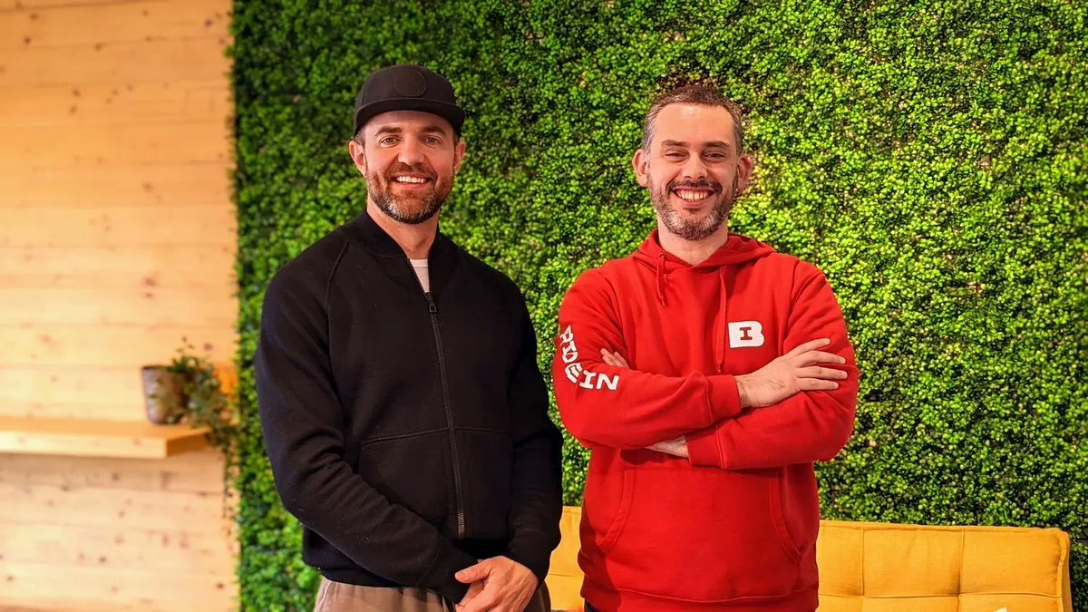 Decentralised but not isolated - that is the #futureofwork according to Russ Perry, CEO at <a href="/designpickle/">Design Pickle</a> and <a href="/p3dromig/">Pedro Henriques</a> CEO at BRIDGE IN. 
🤓  They discussed how #remotefirst and pod teams are the winning strategies for distributed companies
buff.ly/3z95vED