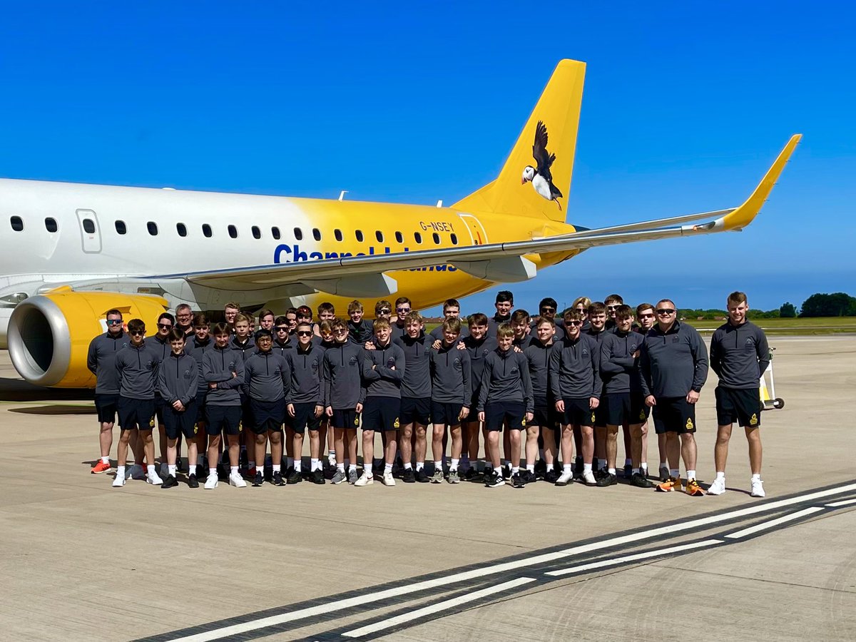 838 days after the last TBSHS trip outside of the UK, the Year 10 cricket squad has landed in Guernsey. 🇬🇬