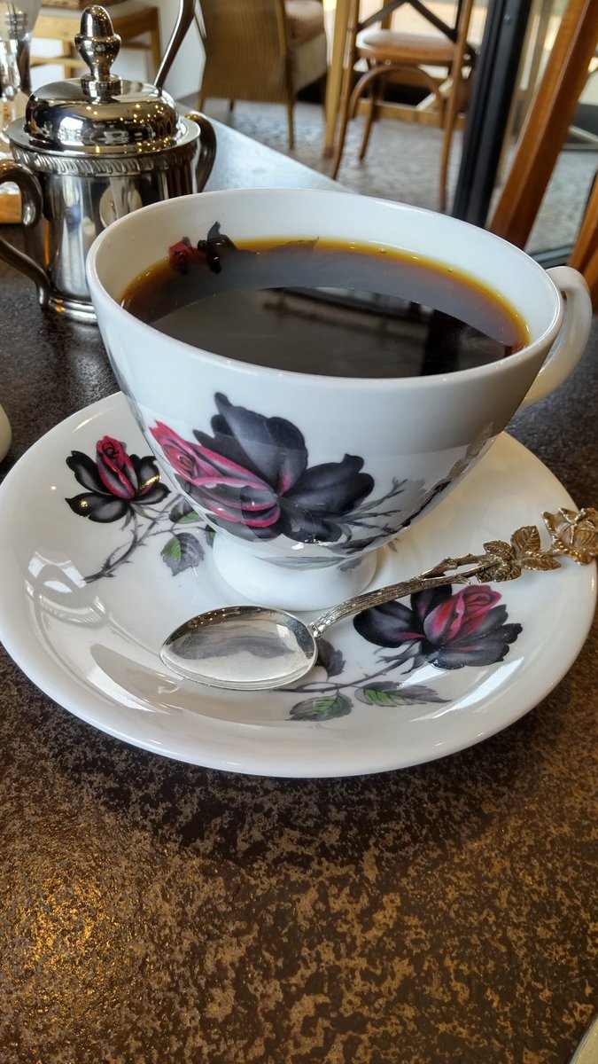 Angel_Garden_ca's tweet photo. #simonscoffee シモンズコーヒーさんに行ってきましたああああああ！！！！！
最高だった……最高過ぎてびっくりした。お値段以上の価値を感じてしまう上質な時間を過ごせました……！
今日は2番のコロンビアエルパライソを頂いたんですけど、コーヒー苦手でも美味しく飲めました💕 https://t.co/i03dNiUTSP