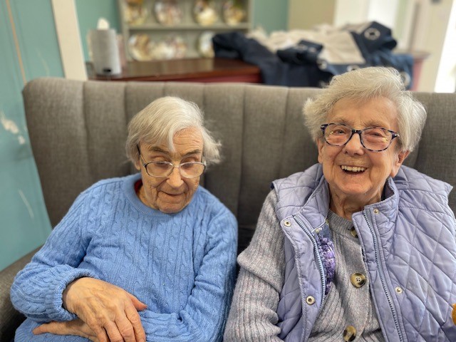BorrageHouse's tweet photo. #Time and #good #friends are #two things that become more #valuble the #older you get. A very #HappyWednesday from #everyone @BorrageHouse. Have a #great #day xxx @AnchorLaterLife 😍🥰😍 https://t.co/SyvKt1Jyzl