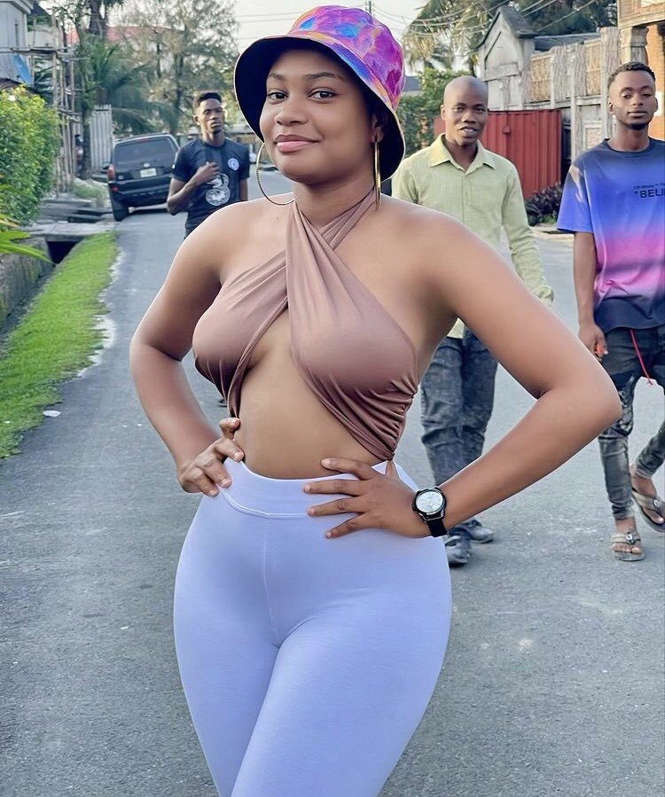 GerardYbn's tweet photo. #LoveDamini #oxlade #ASUU #sabinus 
More photo-bomb reactions.These are so funny 😂 😂.Happy New Month. https://t.co/HCIwxuPkoD