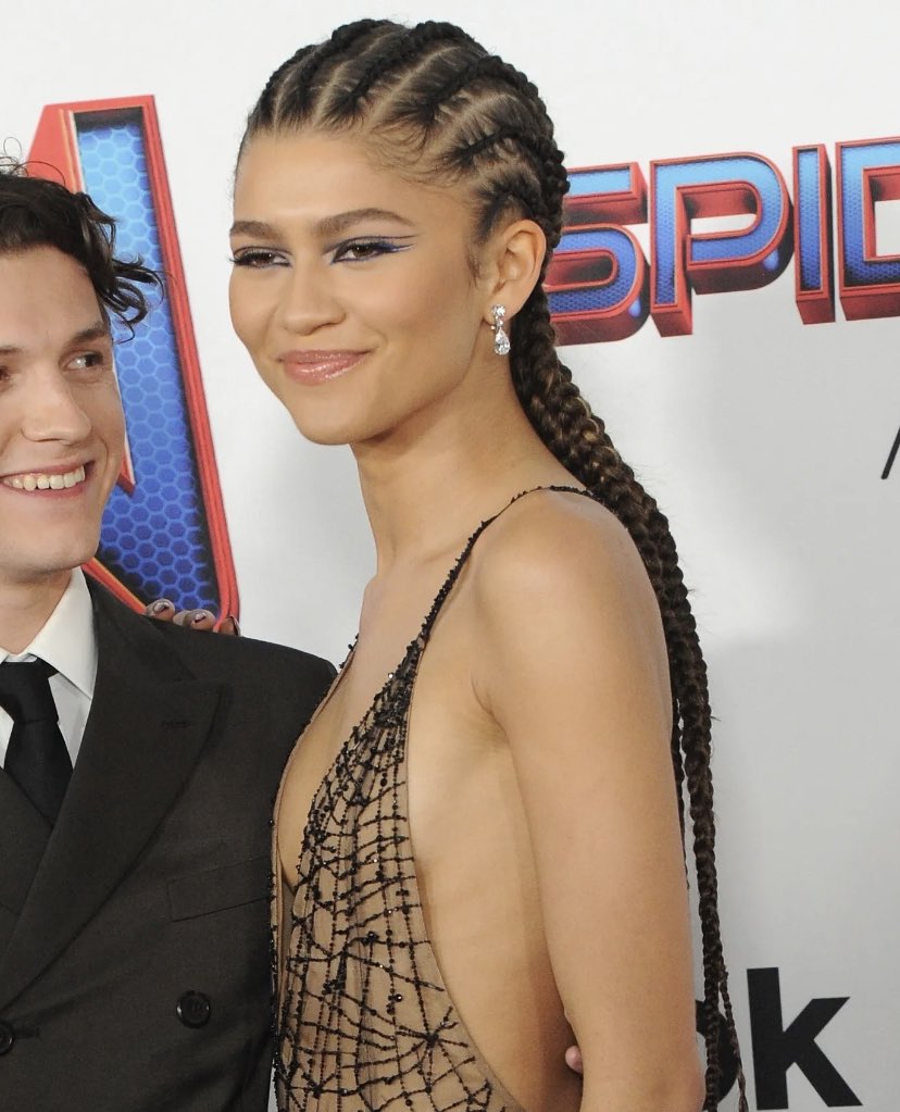 Weekcat3's tweet image. #TomHollandbirthday happy birthday