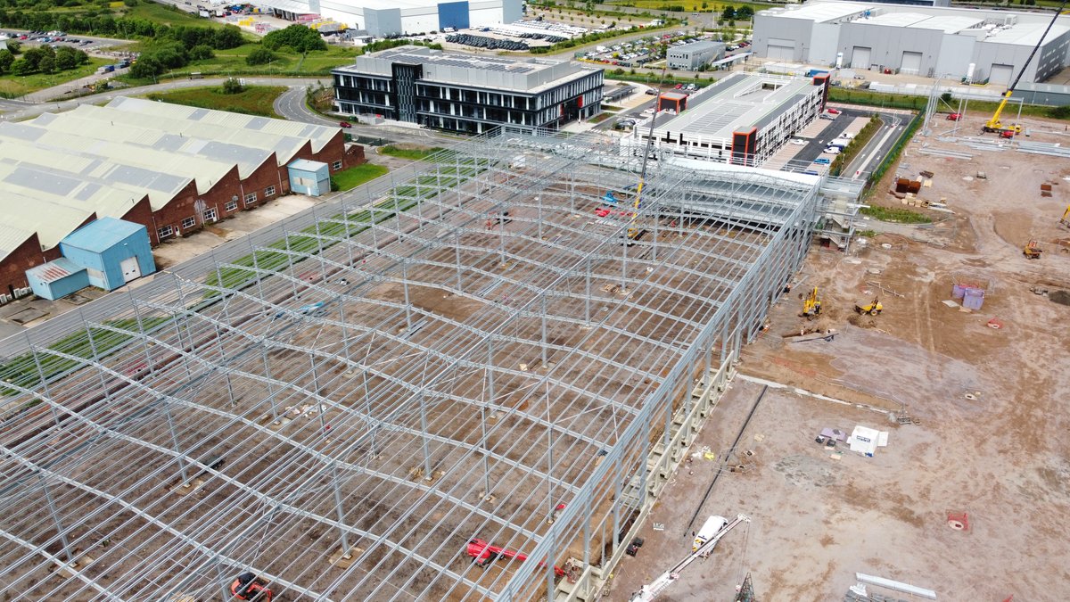 ProsperoAnsty's tweet photo. Great shots of the steels going up at #ProsperoAnstyPark's industrial scheme, Apollo 69/6, featuring @CadentGasLtd's recently PC'd premises in the background. Apollo 69/6 will comprise three state-of-the-art B2/B8 logistics units, totalling 241,461 sq ft https://t.co/DV8tElFx3y