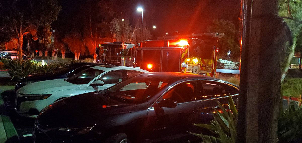 Fire alarm goes off at Apex Apartments in Milpitas at 3:10AM. Some Residents seen outside of the buildings.
#Milpitas https://t.co/bonIWDS1q1