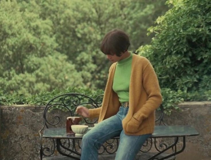 iwantfangs's tweet photo. summer in Rohmer's movies >>> https://t.co/uQxuthBTYu