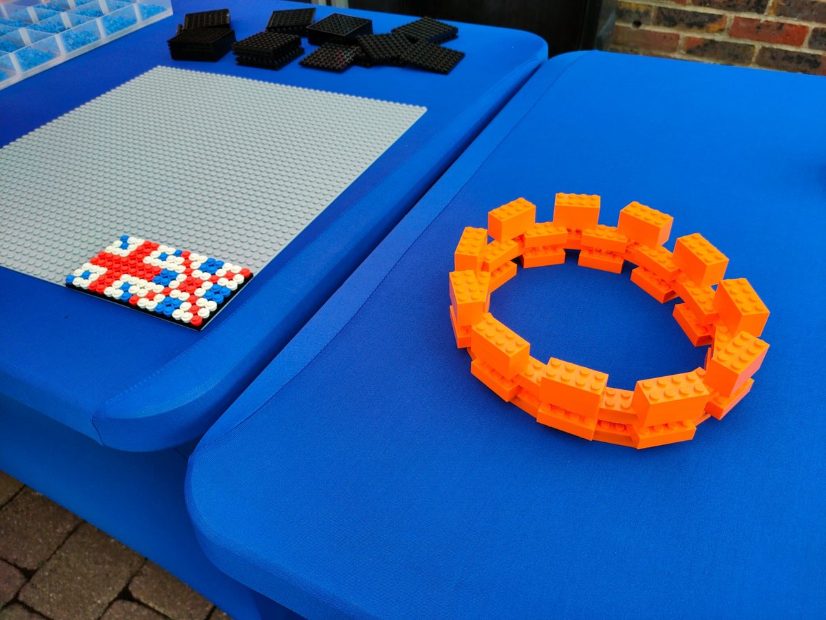 Top of the Town (@tottbasingstoke) on Twitter photo The <a href="/LoveBstoke/">Love Basingstoke</a> Presents free events programme is back! Between 11am and 3pm outside Willows you can enjoy:
-Shed of Stories with Junk Jodie and Nick Ash from Scratchbuilt Productions
-Lego builds with The Brick People
You may even a spot a moving statue in Market Place too! The <a href="/LoveBstoke/">Love Basingstoke</a> Presents free events programme is back! Between 11am and 3pm outside Willows you can enjoy:
-Shed of Stories with Junk Jodie and Nick Ash from Scratchbuilt Productions
-Lego builds with The Brick People
You may even a spot a moving statue in Market Place too!