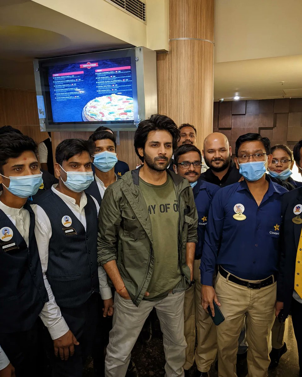 EntFreakOut's tweet photo. Kudos! To Team #bhoolbhulaiyaa2 for making such blockbuster movie which became the biggest hit of this year with a worldwide box office collection of βΉ185.01 @bollyfreaksofficial @freakout_ent
#bollywoodhits #bollywood #bollynews #freakoutentertainment #eventmanaging #events https://t.co/lFlfjpMX5d