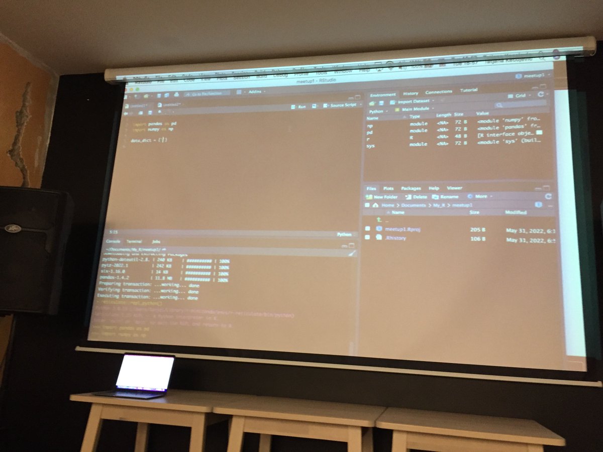We had our 1st Data Hangout #meetup; we kicked off by learning how to run <a href="/ThePSF/">Python Software Foundation</a> in <a href="/RStudio/">RStudio</a>->we’re ready to👩‍💻👨‍💻through the discdown.org  Thx <a href="/AchimZeileis/">Achim Zeileis @zeileis@fosstodon.org</a> 4 sharing this awesome #dataanalysis using #rstas #python resource
Join <a href="/SisterAnalyst/">SisterAnalyst</a>👉bit.ly/sadhmup
