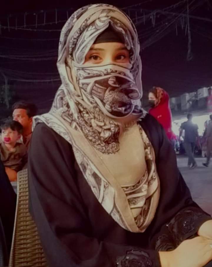 जब कोम की बेटियां नाच गाने और फैशन में लग जायेगी दिखवे करने लगेगी तो मुजाहिद कैसे मिलेंगे 
न सलाउद्दीन अय्यूबी जैसा पैदा होगा 
न मोहम्मद बिन कासिम जैसा पैदा होगा 
न तारीख बिन जियाद जैसा पैदा होगा 
मेरी बहनों दुनिया मत बनाओ आख़िरत बनाओ 
ताकि दुनिया याद करे ये मुजाहिद की माँ है