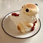 クオリティが高い･･･!スーパーのロールケーキなどから作ったという恐竜ケーキが話題に!