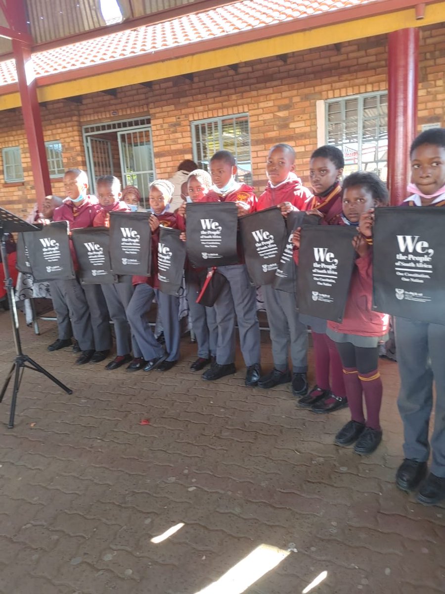 DOJCD_ZA's tweet image. Today we are visiting Zikhuphule Primary School in  Middelburg where we are educating learners  on children's rights, sexual offences, bullying and various services offered by the department. #ChildProtectionWeek2022