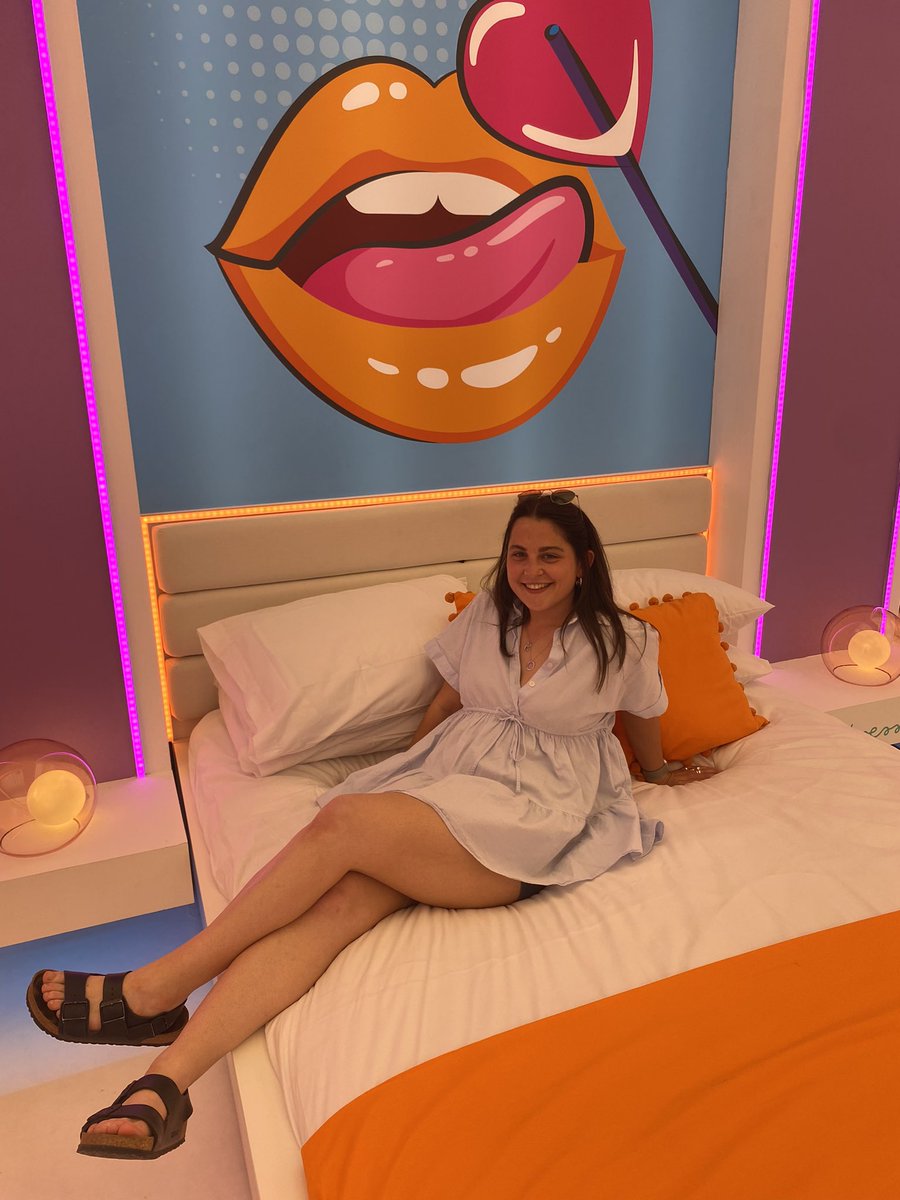 evans_connie's tweet photo. Well this was pretty fun!! Thank you @itv2 for a flying visit to check out the brand new @LoveIsland villa for @PAshowbiz ahead of the new series starting next week! 🏝💖 https://t.co/8t6Z6RR4GM
