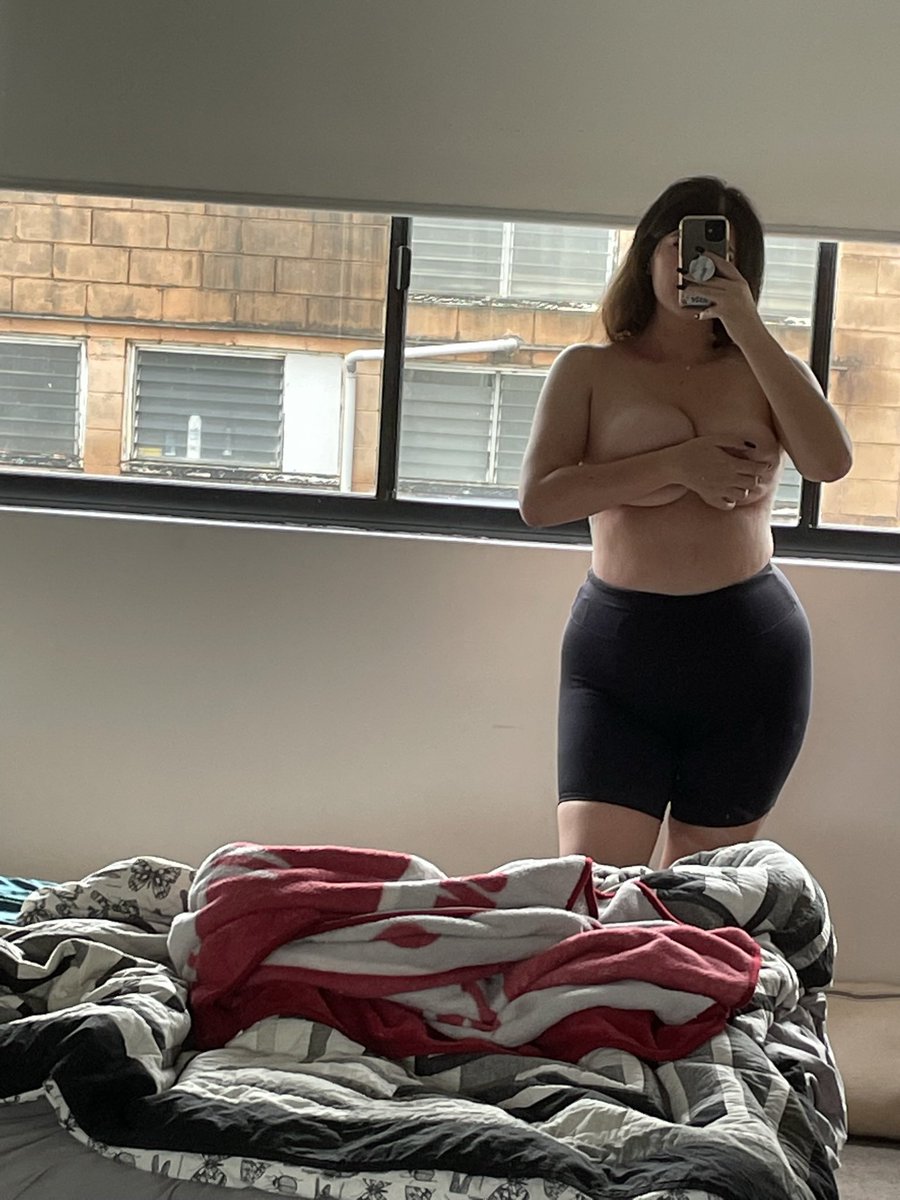StormeeMay's tweet photo. Tiny waist and huge kitties 

#kitten #cyberkitten #onlyfans #onlyfansgirl #onlyfansbabe #onlyfanstopless https://t.co/LEU7MrBSqT
