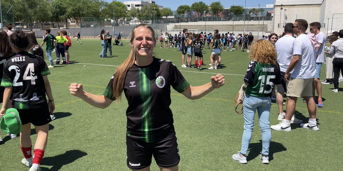SerDeportivosGU's tweet photo. 🎙📻
⚽️ Entrevista con la jugadora del @DinamoGOficial @BeatrizTA14 
Ascenso a 1ª Nacional 👇
🔊⏯ https://t.co/5yCqnT1FdO vía @La_SER https://t.co/fQvk0TwqA1