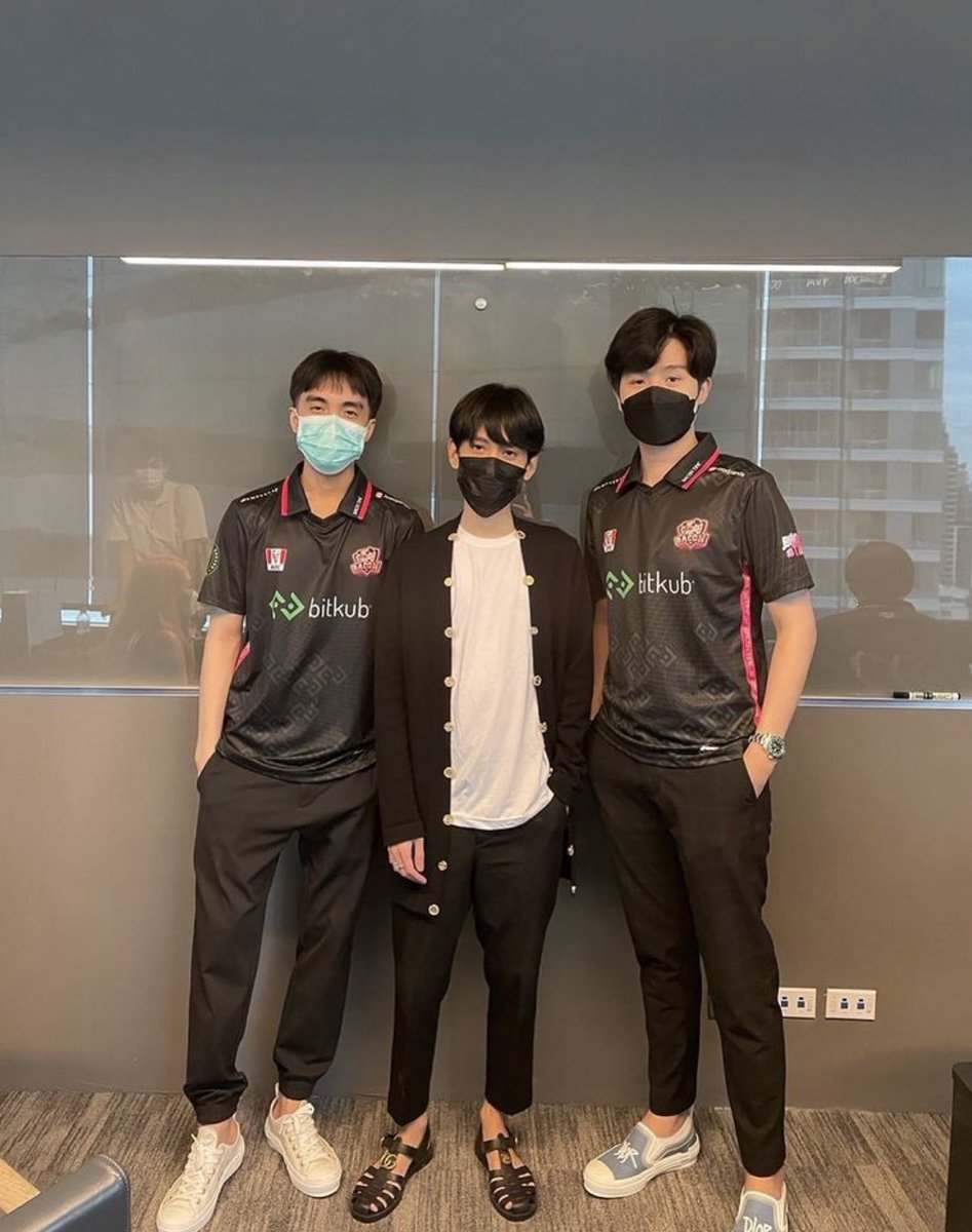 MP_PIMPA's tweet photo. เหล่าสามทหารเสือ กายหงิด #กิตงาย โมนาลิซ่า 😎🎮❤️ https://t.co/aVvxFIgiNO