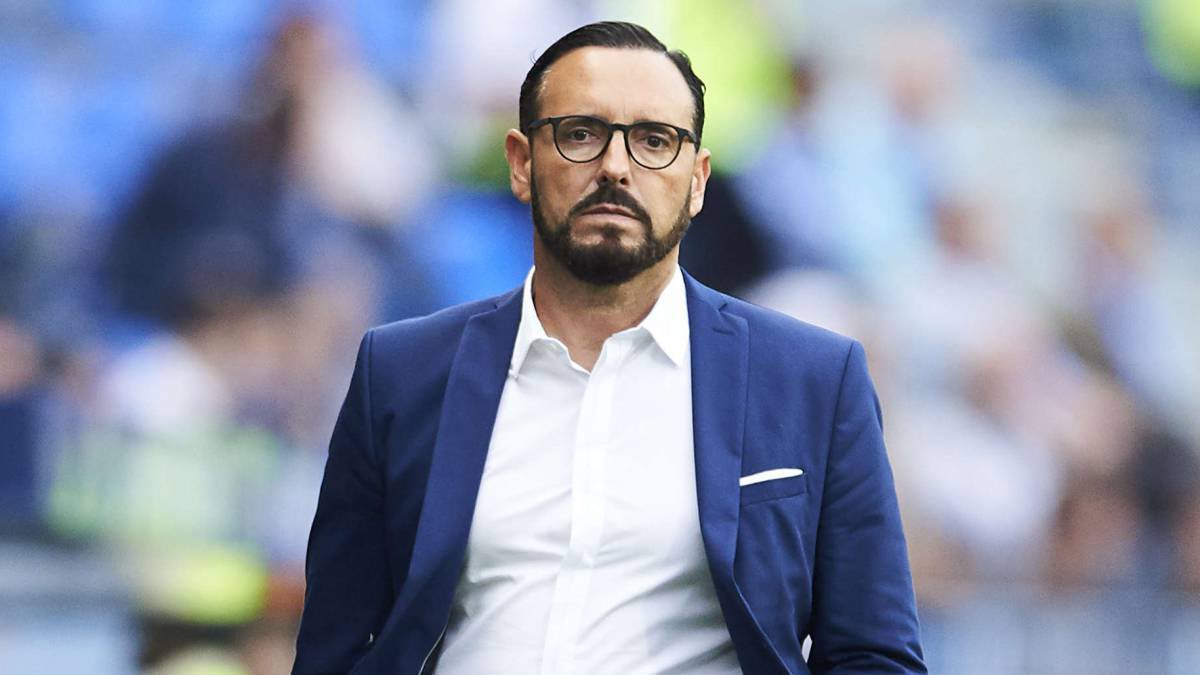 alexsilvestreSZ's tweet photo. No sé si Gattuso será mejor o peor entrenador pero lo que está claro es que Bordalás merece más respeto por parte del club. El Valencia, en una temporada horrible , ha estado a una tanda de penaltis de ganar la Copa. 

Con él en el banquillo. https://t.co/AWdK9S3HCt