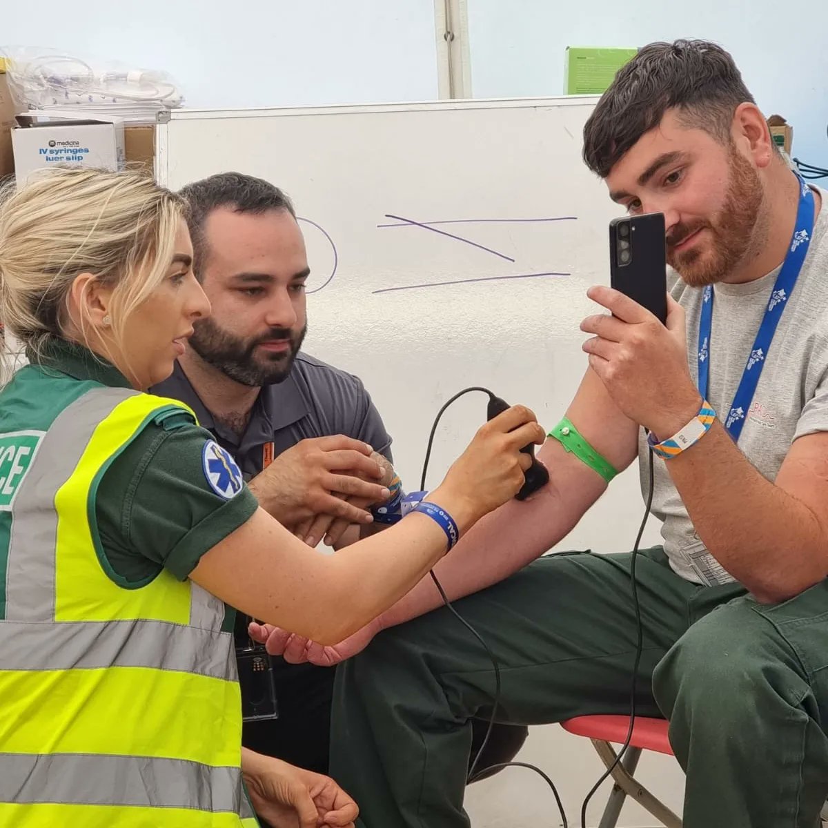 PACTMedical's tweet photo. Sunday saw our team simulate a case involving a traumatic brain injury. Our friends from @ArleyMedical provided the initial response, supported by the PACT Critical Care Team. The patient was anaesthetised by the team in the Field Hospital, stabilised and packaged for transfer. https://t.co/oJRcyf1MwP