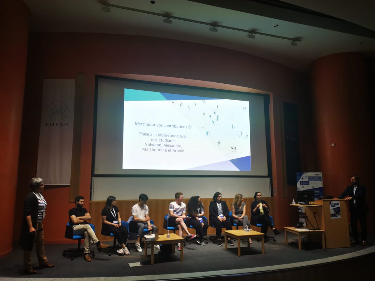 labUAngers's tweet photo. Place à la table ronde avec les étudiants du master Didactique des Langues de l'université #Rennes2
#AIPU2022 #AIPU #Labua https://t.co/VrJEBbAgY5