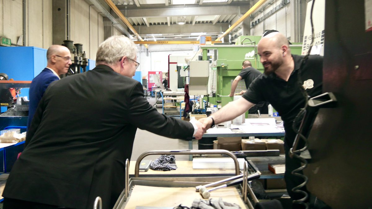 phh_Henry's tweet photo. Visite de #MacValves à Ans, active dans divers secteurs comme la production d'énergie, le recyclage ou encore le secteur agroalimentaire. Avec ses produits innovants, l'entreprise permet la réalisation d’économie d’énergie dans des processus de production industrielle 👌 https://t.co/ki3CcOEWKq