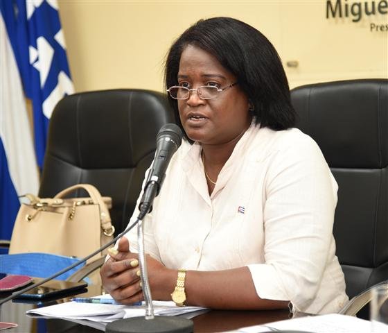 Deb_invexCuba's tweet photo. Arriba empresarios por más negocios c/capital extranjero para el desarrollo de #Cuba🇨🇺! #AnaIris Cabrera Salomón, subdirectora general d @MindusIndustria, explicó la Política Sectorial d esta rama p'crecer en nuevos proyectos.@pro_cuba #VamosConTodo @MINCEX_CUBA @EloylvarezMart1 https://t.co/LE7lDal3m7