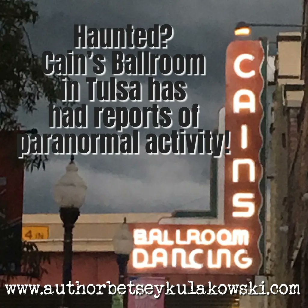 AuthorBetseyK's tweet photo. Full-bodied #apparitions, #disembodiedvoices, giggling, singing and #coldspots are just a few of the goings on in this little #jukejoint in #Tulsa. Built in 1924, was home to Bob Wills, the King of Western Swing! #historicalsite #music #ghosts #haunter #history https://t.co/GAX5yL9Adq