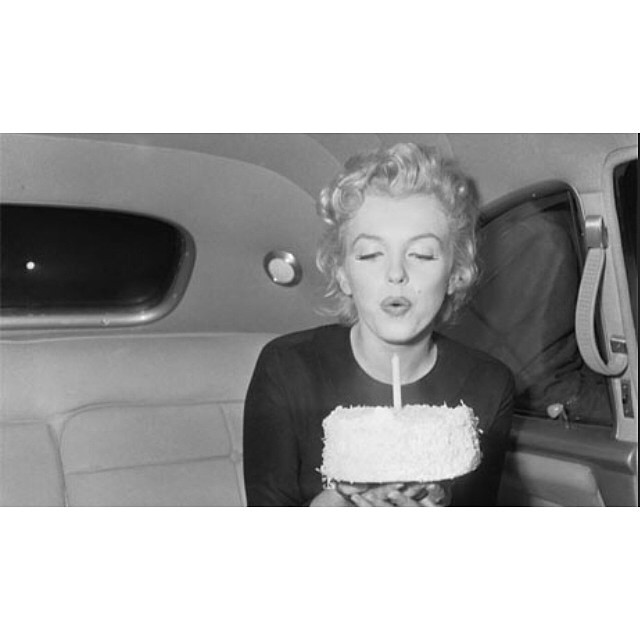 throwbacksofag's tweet photo. ariana grande via instagram post 8 years ago today with "happy birthday marilyn #misunderstood #beautiful #innocentrebel & repost my girl @dalinaway π & little Toulouse my Gemini pup's first birthday comin up.... #june16 π(1st June 2014) https://t.co/LynnX4dsvb