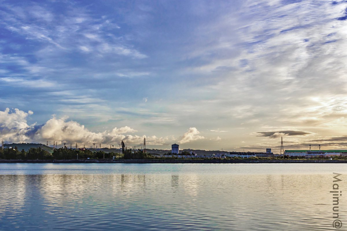 foster5703's tweet photo. バタバタ終了 ^ ^
#you39RT #太陽 #朝陽 #日の出 #朝焼け #朝空 #朝活 #青空 #夕空 #夕景 #夕刻 #夕暮れ #sunset #マジックアワー #グラデーション #雲 #雲友 #雲の教室 #雲を愛する技術 #天気の図鑑 #空の名前 #空を見よう #鉄塔 #送電線 #電線 #ふぉと #景色 #okinawa https://t.co/m3S1AVnoAp