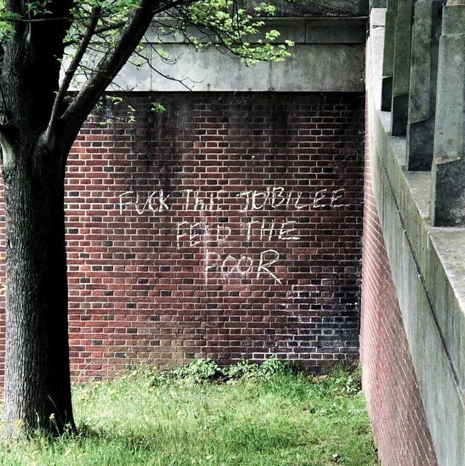 Take note of the people/places/businesses getting suspiciously excited for the Jubilee weekend... https://t