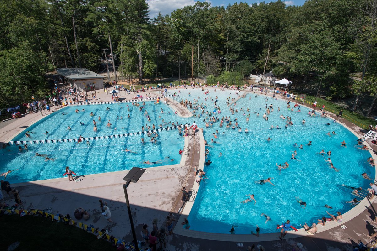 Due to the weather this week, the UNH Outdoor Pool will be opening June 4th. Membership and pass info in bio! Membership and pass info: campusrec.unh.edu/facilities/out…