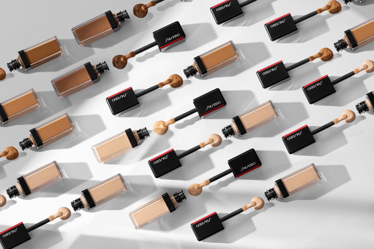 Disimula los signos de fatiga debajo de los ojos y el tono apagado para lucir un aspecto más fresco al instante con Synchro Skin Self_Refreshing Concealer. bit.ly/38MNtNl