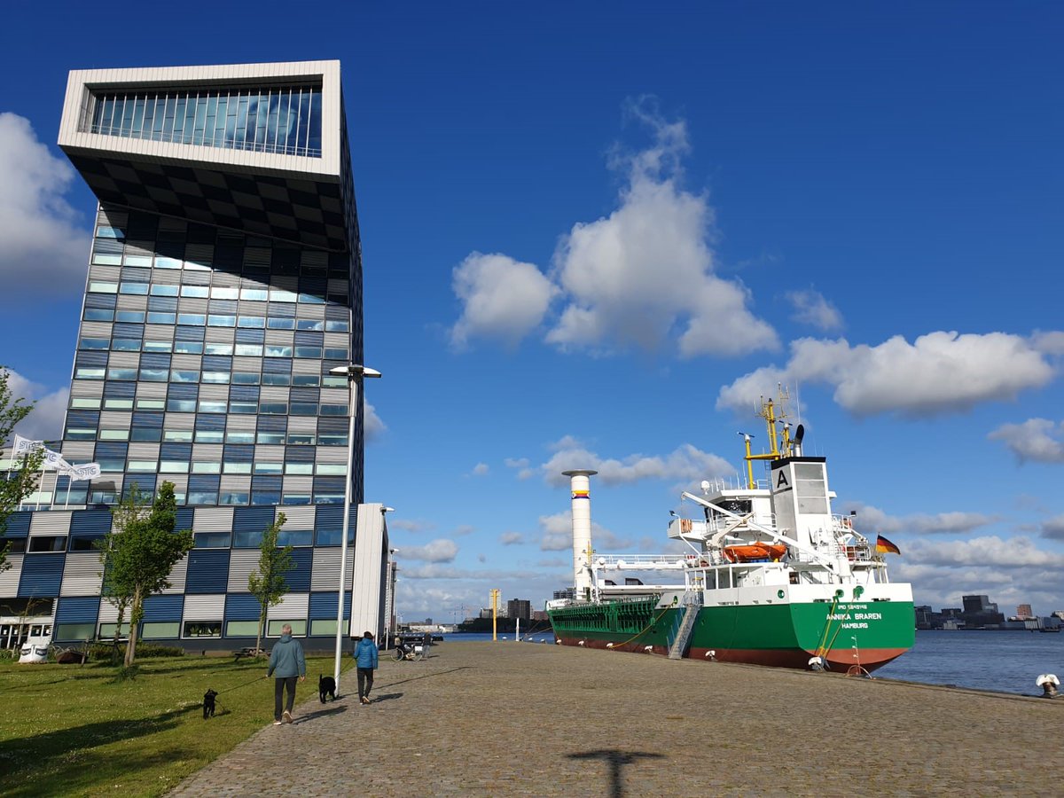 SMASH_NFSS's tweet photo. 📣 Regelmatig zetten we een van onze partners in de spotlight. Dit keer spraken we met Linda Treuman, manager van @RMSC_Community; een branchevereniging opgezet voor maritiem zakelijke dienstverleners⚓

Lees het interview op onze website: https://t.co/9lk64EekPm https://t.co/L5PEuvCZdH