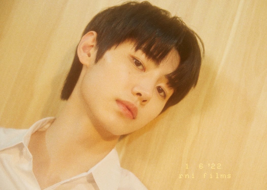 woodzjeon's tweet photo. taming the wildfire | sunsun au 

there are zero ways of taming a wildfire like sinclair palma (sn). he’s wild, strong-willed, and destructive. psalm (sh) was told to stay away from omegas like sinclair. 

but if sinclair is the wildfire, then psalm is willing to be his moth. https://t.co/8TnBuESVRj