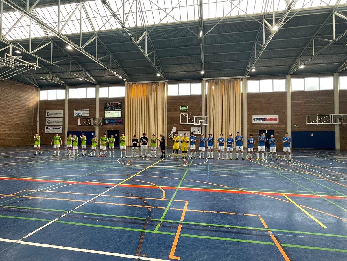 EntreMontesion's tweet photo. 🔵📸 |MOMENTOS DE LA PASADA JORNADA|
Os traemos una serie de momentos, vividos la anterior jornada.
#SentimientoDeClub🔵
#MontesiónEsUnSentimiento💙
#EMFutsal⚽️ https://t.co/UHN5XbYacP