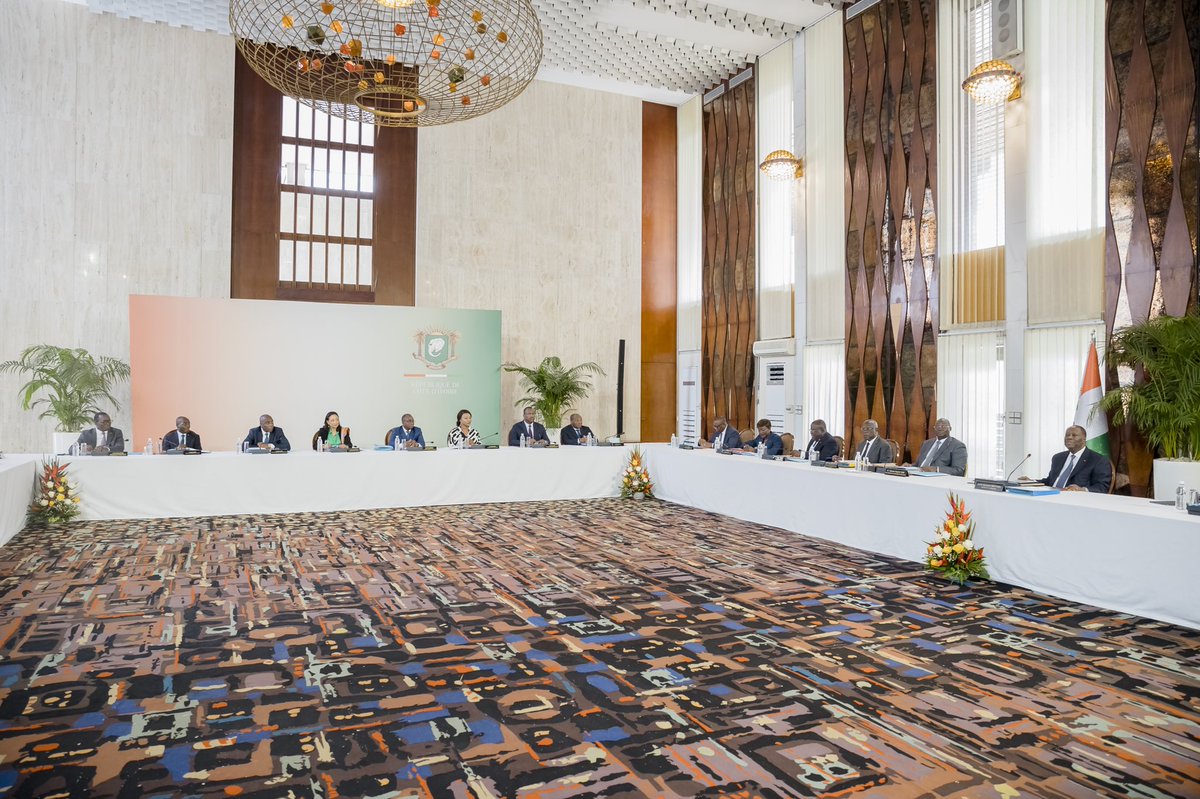 Presidenceci tweet media