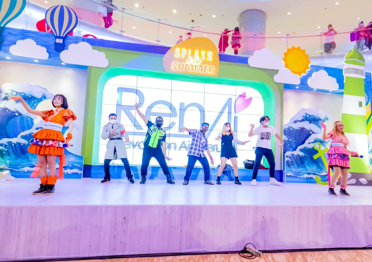 Pergi ke Jepang menutut ilmu,
Aku ga bisa tidur karena inget kamu... Eaa 😳😳😳

Siapa yang belum move on dari performance Ren-Ai di @jakartatoysfair ??

💃💃

@lotte_avenue

#idolgroup