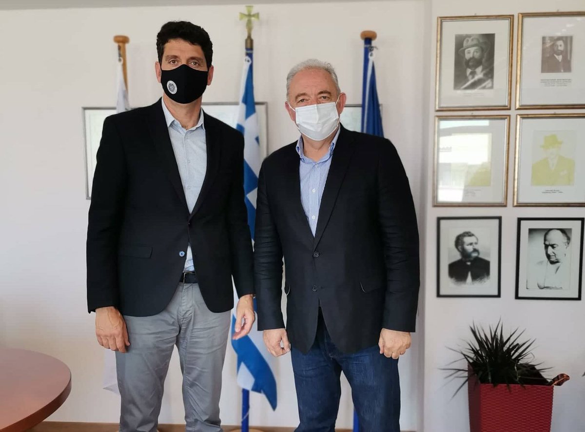 lefkadazin's tweet photo. Συνάντηση εργασίας του Δημάρχου Λευκάδας με τον καθηγητή κ. Λέκκα https://t.co/ejnWixUhjF https://t.co/2QL6EBjwX9